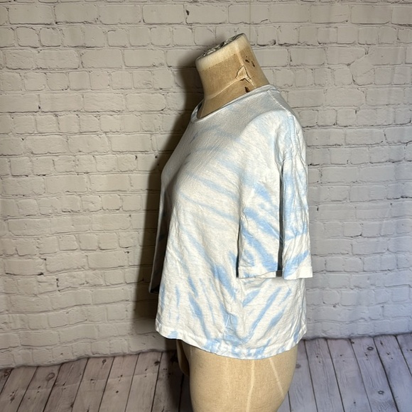 Aeropostale Cropped Tee shirt with blue tie dye size large - Picture 3 of 4